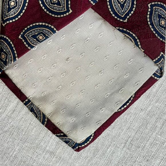 Vintage Aquascutum of London Men’s Burgundy & Navy Blue Paisley Tie, Hand Finish - Picture 3 of 3